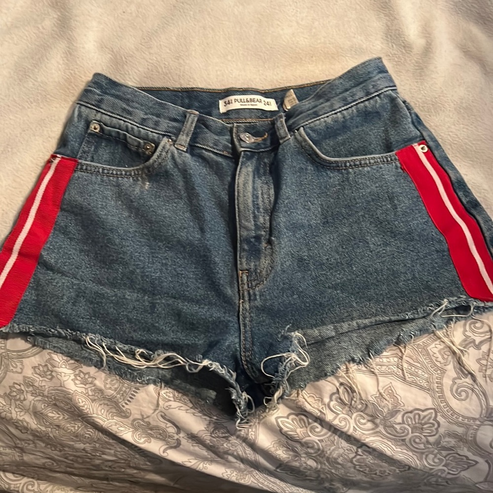 From Paris! Pull & Bear size 24 denim shorts. Perfect condition.